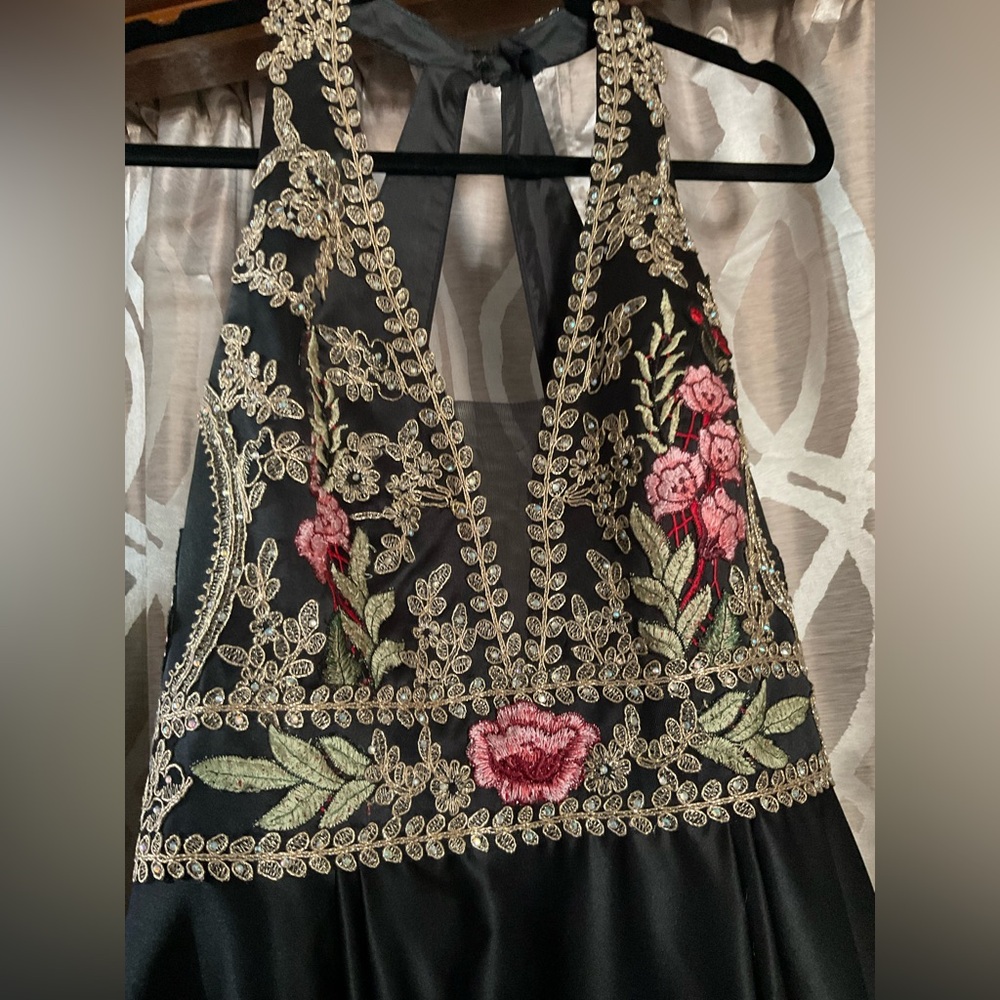 Satin Formal Gown by Blondie Nights embroidered pockets - Picture 8 of 9